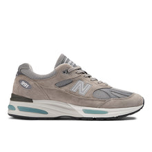 Charger l'image dans la galerie, NEW BALANCE U991GL2 FABRIQUÉ AU ROYAUME-UNI - DOVE | ALLOY | SILVER | SMOKED PEARL