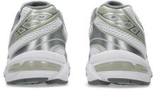 Load image into Gallery viewer, ASICS GEL-1130 WOMEN - WHITE | DRIED LEAF GREEN
