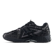 Load image into Gallery viewer, NEW BALANCE M1906AF - BLACK | DARK SILVER METALLIC | PHANTOM
