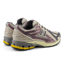 Load image into Gallery viewer, NEW BALANCE M1906RRA - LICORICE | MOONBEAM | CASTLEROCK
