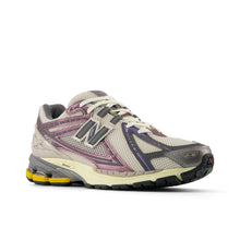 Load image into Gallery viewer, NEW BALANCE M1906RRA - LICORICE | MOONBEAM | CASTLEROCK
