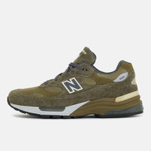 Load image into Gallery viewer, NEW BALANCE U992GL MADE IN THE USA - DARK CAMO | COVERT GREEN | ALUMINUM GREY
