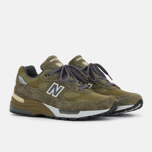 Load image into Gallery viewer, NEW BALANCE U992GL MADE IN THE USA - DARK CAMO | COVERT GREEN | ALUMINUM GREY
