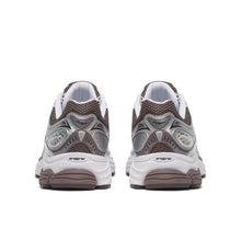 Load image into Gallery viewer, SAUCONY PROGRID OMNI 9 - WHITE | BROWN
