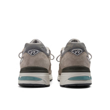 Load image into Gallery viewer, NEW BALANCE U991GL2 MADE IN UK - DOVE | ALLOY | SILVER | SMOKED PEARL
